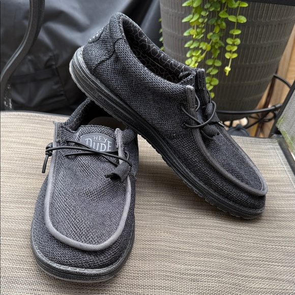 Hey Dude Size 9 Wally Soy Micro Men's Dark Gray Slip-On Loafers - Picture 1 of 12
